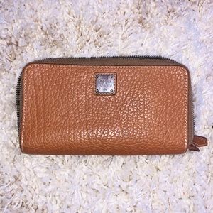 Dooney Bourke wallet